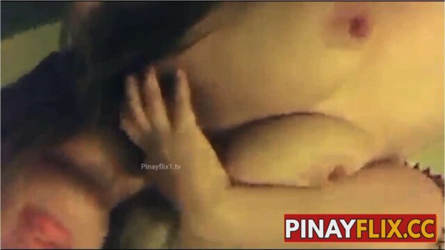 Dalagang Nadismaya Mag-isang Nagpaligaya