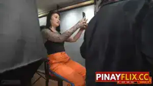 Selfie Muna Bago Ipakita sa Madla Ang Kiffy